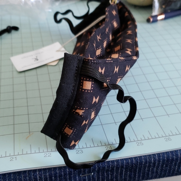 Mask, face mask - Picture 1 of 2